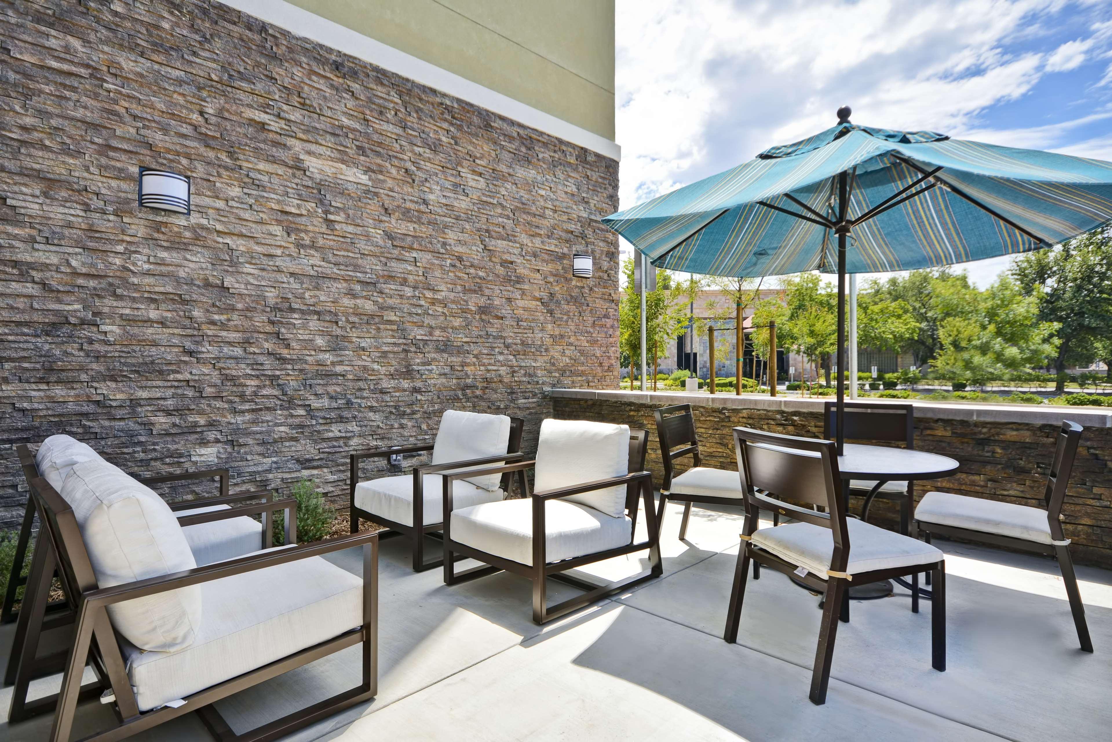 Hyatt Place Фресно Экстерьер фото
